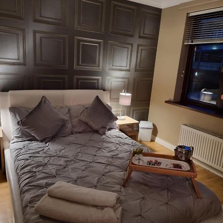 Private Room City Skyline And Mountain Views Close Too Belfast Centre And Airports Free Parking Exterior foto